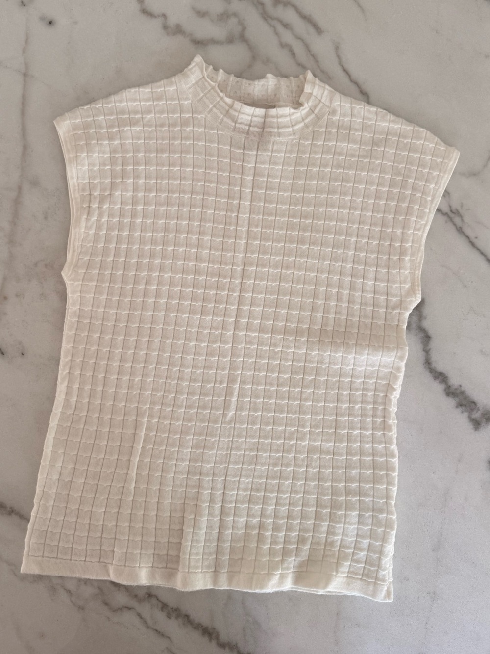 Sleeveless Textured Knit Tank Top in Cream